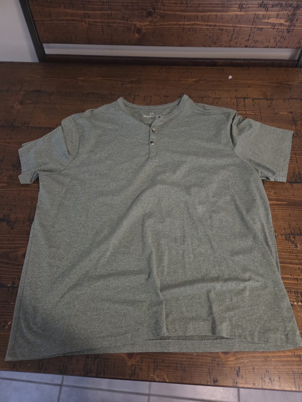 Men's Short-Sleeve Henley Shirt in Heather Green - Picture 1 of 3